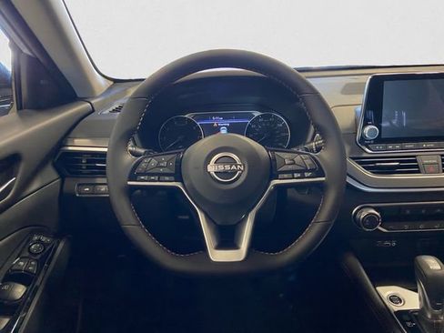 New 2025 Nissan Altima 2.5 SR image 12