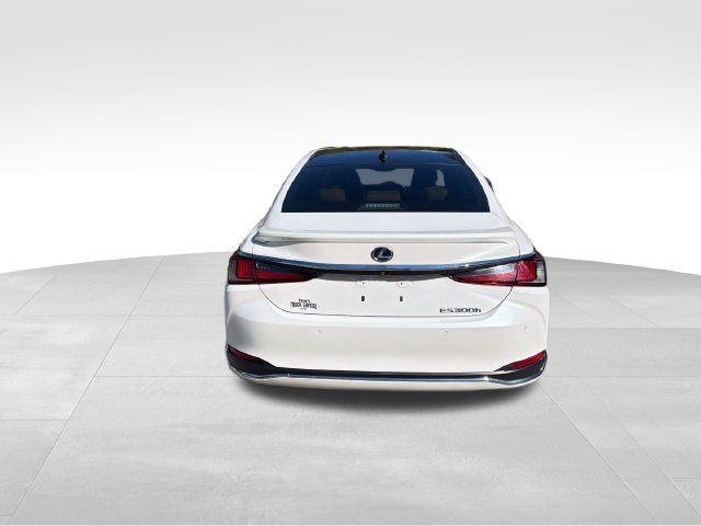 Used 2021 Lexus ES 300h Ultra Luxury w/ Accessory Package 2 FWD image 4