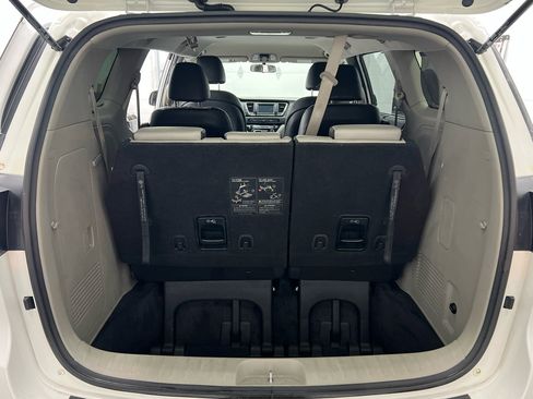 Used 2020 Kia Sedona EX image 35