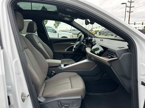 New 2025 Audi Q5 Premium image 10