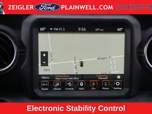 Used 2020 Jeep Wrangler Unlimited Sahara w/ Dual Top Group AWD/4WD image 16