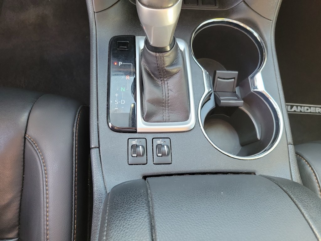 Used 2019 Toyota Highlander XLE FWD image 38