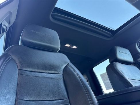 Used 2023 GMC Sierra 3500 Denali w/ Denali Black Diamond Edition image 20