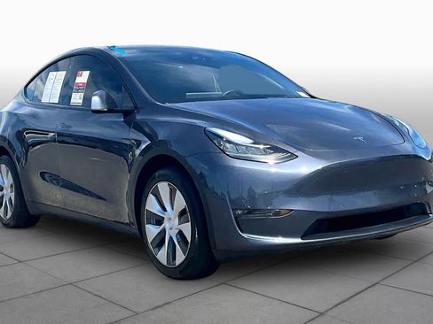Used 2022 Tesla Model Y Long Range AWD/4WD image 2