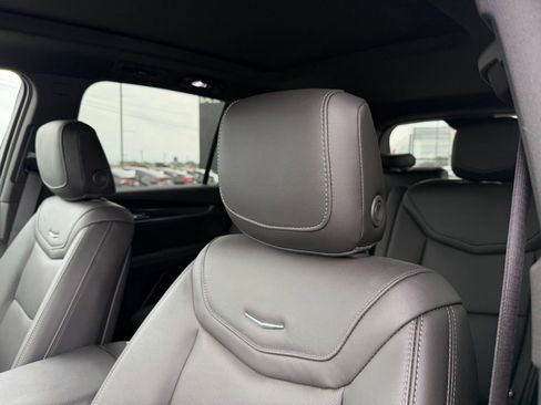 Used 2025 Cadillac XT6 Sport w/ Technology Package AWD/4WD image 11