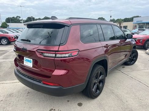 Used 2025 Jeep Grand Cherokee L Altitude AWD/4WD image 9
