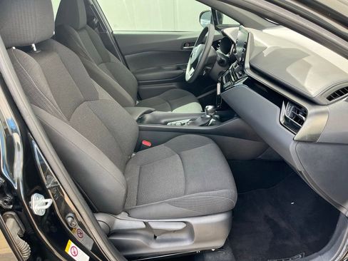 Used 2019 Toyota C-HR LE FWD image 24