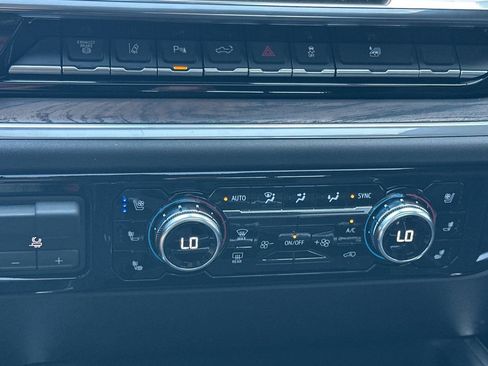 New 2025 GMC Sierra 3500 SLT w/ SLT Convenience Package image 23