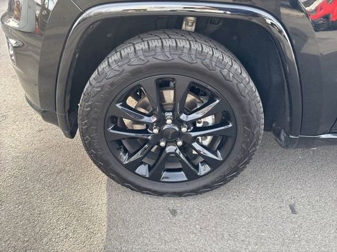 Used 2021 Jeep Grand Cherokee Laredo X image 26