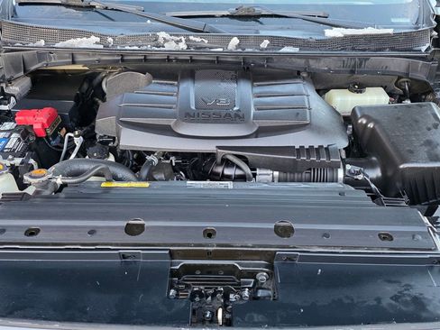 Used 2022 Nissan Titan SV w/ SV Convenience Package image 18
