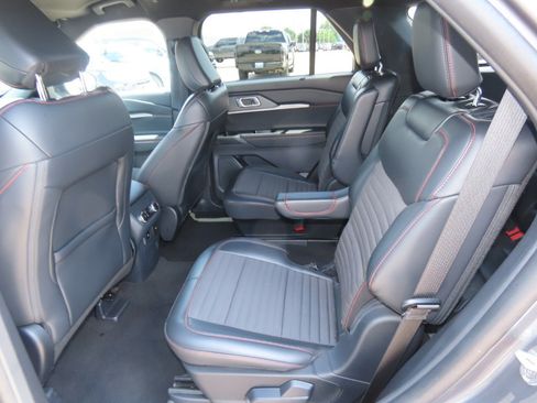 Certified 2025 Ford Explorer ST-Line AWD/4WD image 21