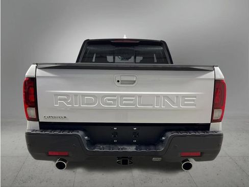 New 2026 Honda Ridgeline Black Edition image 4