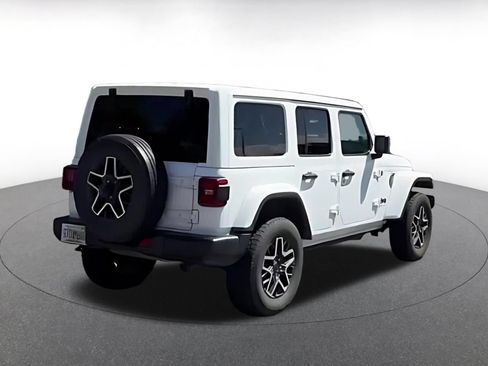 Used 2025 Jeep Wrangler Unlimited Sahara AWD/4WD image 6
