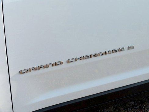 Used 2021 Jeep Grand Cherokee L Limited w/ MOPAR Finishing Package AWD/4WD image 31