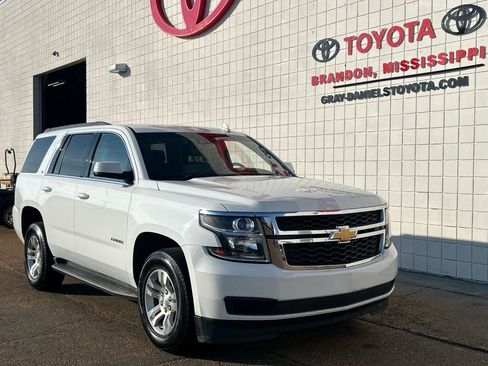 Used 2017 Chevrolet Tahoe LT image 3