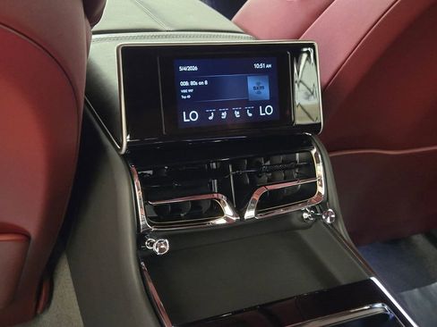 Certified 2023 Bentley Flying Spur V8 AWD/4WD image 20