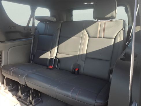 Used 2022 Chevrolet Suburban RST w/ Sport Performance Package image 15