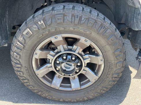 Used 2023 Ford F250 Lariat w/ Sport Appearance Package AWD/4WD image 2
