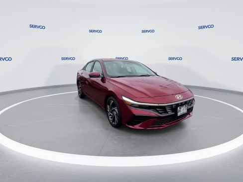 Used 2024 Hyundai Elantra Limited image 2