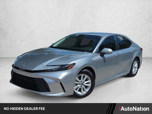 Used 2026 Toyota Camry LE w/ Convenience Package FWD image 1