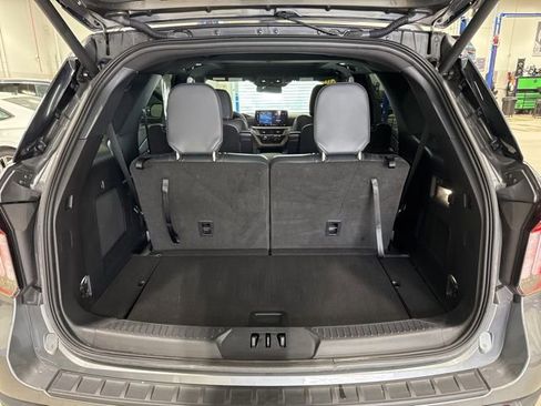 Used 2025 Ford Explorer ST-Line w/ Premium Package AWD/4WD image 28