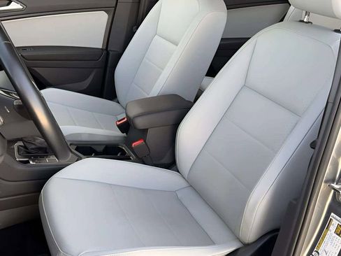 Used 2020 Volkswagen Tiguan SE R-Line FWD image 7