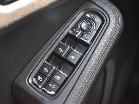 Used 2017 Porsche Macan AWD/4WD image 15