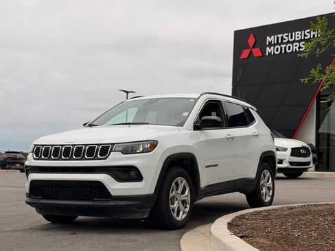 Used 2024 Jeep Compass Latitude AWD/4WD image 8