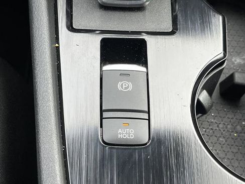 Certified 2022 Nissan Rogue SV image 7