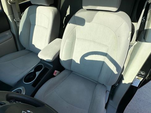 Used 2011 Nissan Rogue S image 18