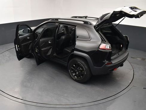 Used 2022 Jeep Cherokee Trailhawk w/ Sun, Sound & Nav Group AWD/4WD image 28