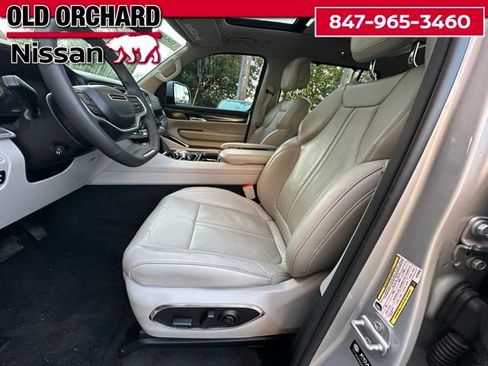 Used 2022 Jeep Wagoneer Series II w/ Convenience Group I AWD/4WD image 11