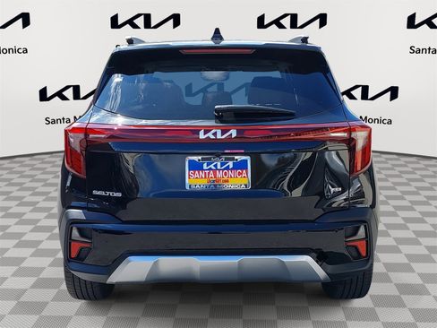 Certified 2025 Kia Seltos SX w/ SX Sunroof Package image 6