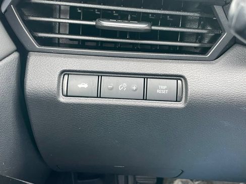 Used 2024 Nissan Altima 2.5 SR FWD image 28