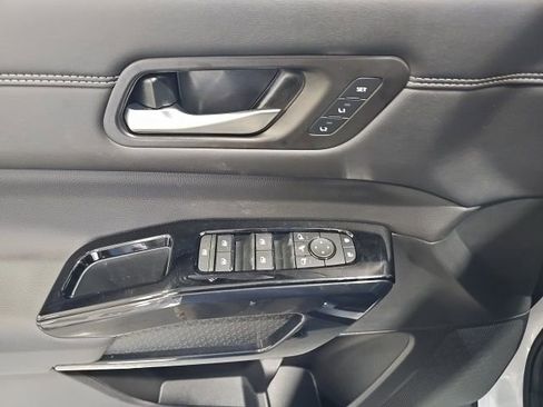 New 2026 Nissan Pathfinder Platinum AWD/4WD image 11