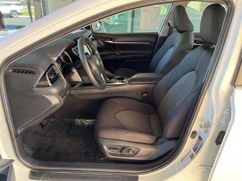 Used 2020 Toyota Camry LE image 16