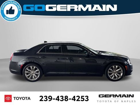 Used 2019 Chrysler 300 Touring L w/ Quick Order Package 22F RWD image 9