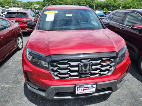 Used 2023 Honda Passport TrailSport image 2