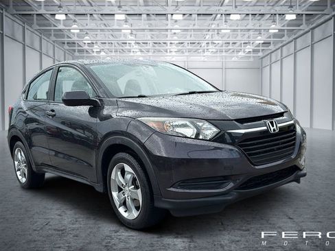 Used 2018 Honda HR-V LX image 7