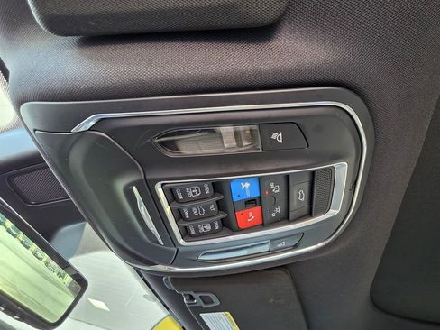 Used 2025 Jeep Grand Cherokee Limited w/ Luxury Tech Group II image 38