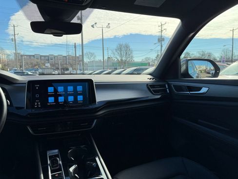 Used 2025 Volkswagen Atlas Cross Sport SE image 36