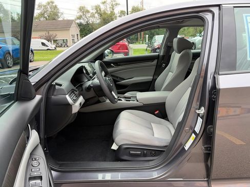 Used 2020 Honda Accord EX image 9