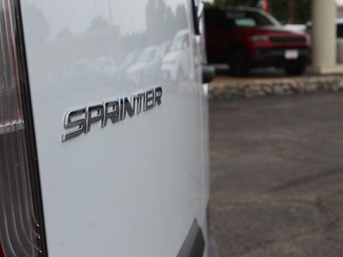 Used 2025 Mercedes-Benz Sprinter 2500 image 18