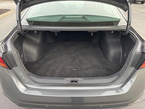 Certified 2025 Nissan Altima 2.5 SV FWD image 10