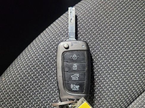 Used 2018 Hyundai Accent SE image 32