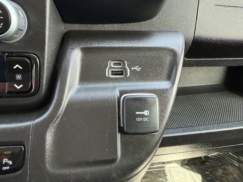 Used 2024 RAM ProMaster 2500 w/ Safety Group FWD image 38