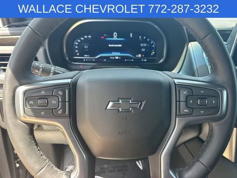 Used 2023 Chevrolet Tahoe Z71 w/ Luxury Package AWD/4WD image 19