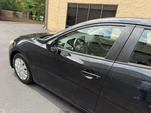 Used 2016 MAZDA MAZDA3 i Sport FWD image 36
