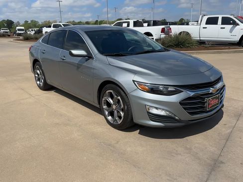 Used 2024 Chevrolet Malibu LT FWD image 2