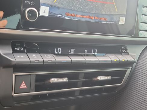 Used 2025 Toyota Camry SE FWD image 24
